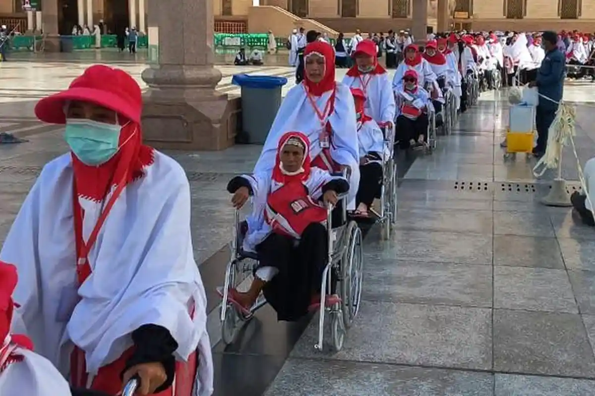 Kemudahan Menunaikan Ibadah Haji: Tawaf Bisa Ditandu, Lempar Jumrah Bisa Diwakilkan Orang Lain