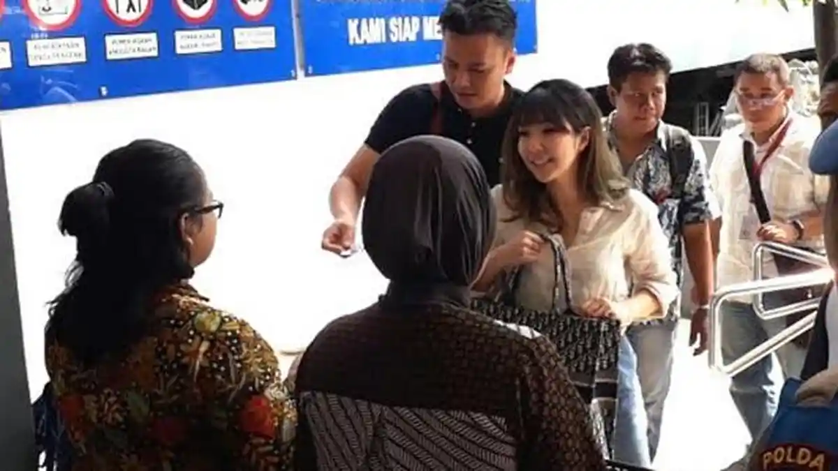 Datang ke Polda Metro Jaya, Gisel Laporkan Akun Penyebar Video Mesum?
