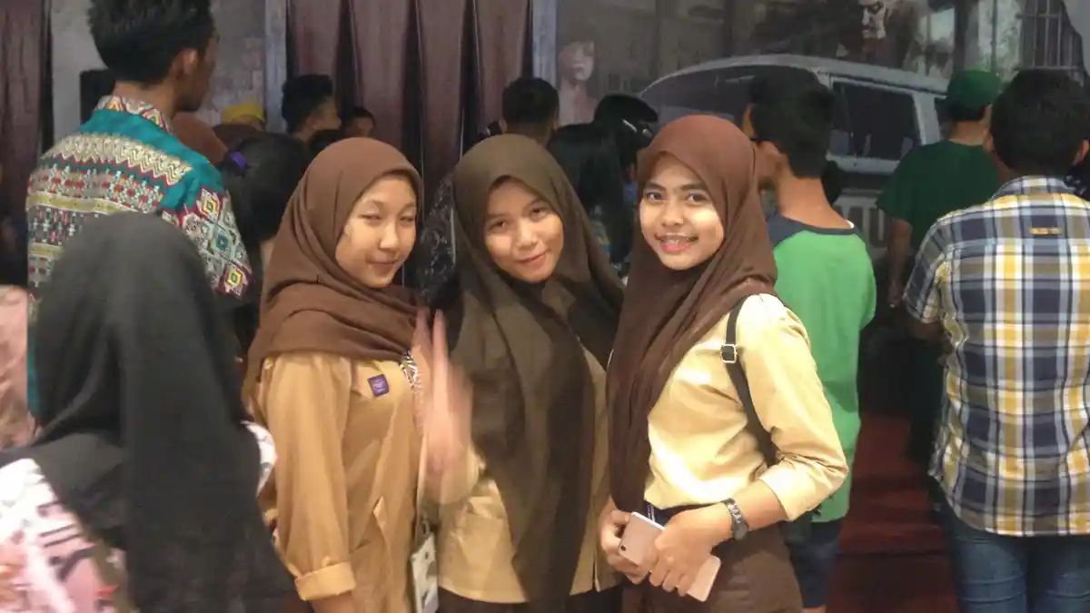 Pelajar Kota Medan Mengantre Masuk Rumah Hantu di Manhattan Mall