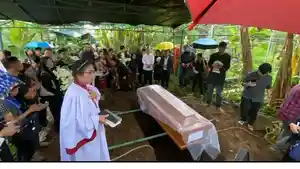 Prosesi-pemakaman-Esther-Aprilita-Sianipar-321.jpg