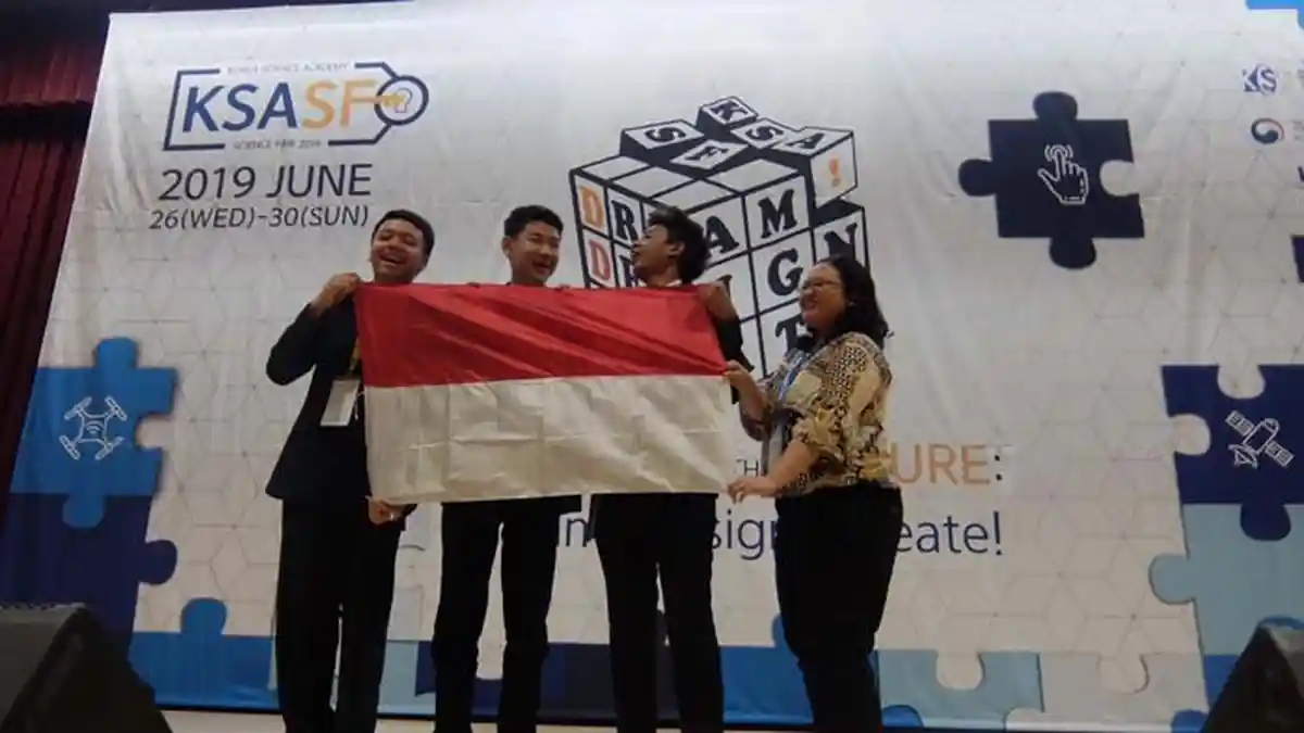 Teliti Lamtoro, Murid SMA Regina Pacis Bogor Peroleh Penghargaan di Korea Selatan