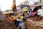 Periksa Kabel Proyek Sodetan Ciliwung