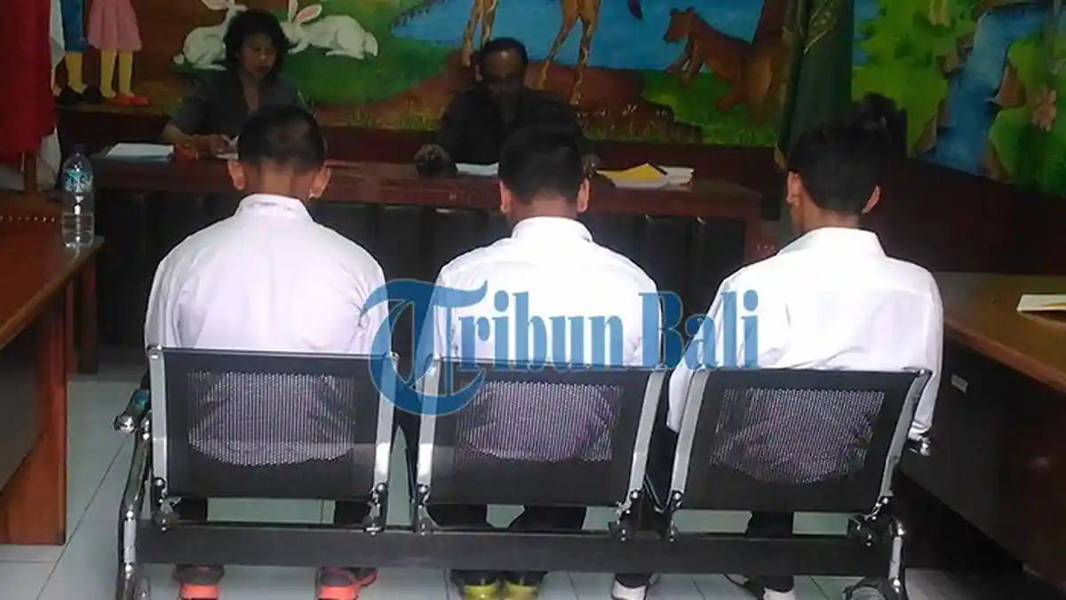 Tiga ABG Anggota Geng Motor Disidang, Brutal di Jalanan, Tapi di Depan Hakim Nangis