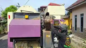 KESULITAN-mendapatkan-bahan-bakar-Biosolar-dikeluhkan-operator-mesin-panen.jpg