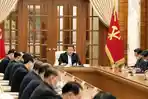 Kim-Jong-Un-tengah-menghadiri-pertemuan-biro-politik-ke-8-Partai-Pekerja-Korea.jpg