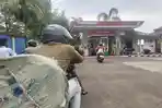 Harga-Pertalite-Eceran-di-Musi-Rawas-Tembus-Rp13-Ribu-per-Liter-Antrean-di-SPBU-Makin-Panjang.jpg