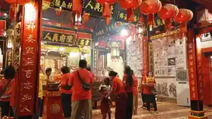 Etnis-Tionghoa-Mulai-Persiapan-Imlek-di-TITD-Seng-Hong-Bio-Ling-Gwan-Kiong-Buleleng-Bali.jpg