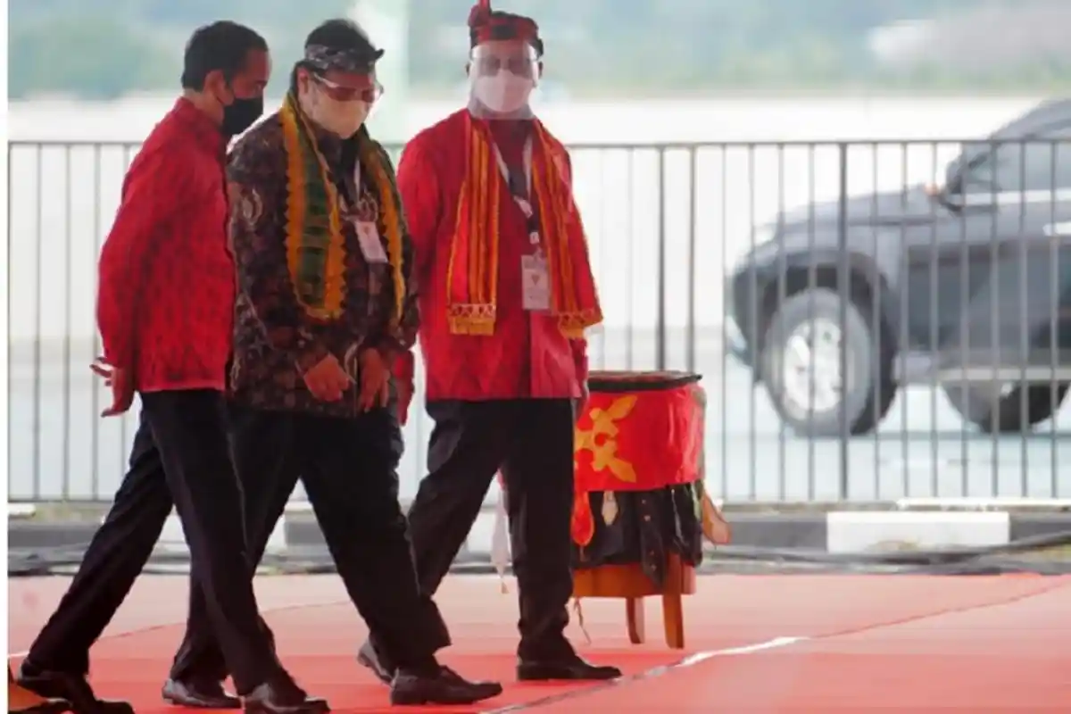 SMRC Sebut Kepercayaan Jokowi kepada Airlangga Semakin Terlihat