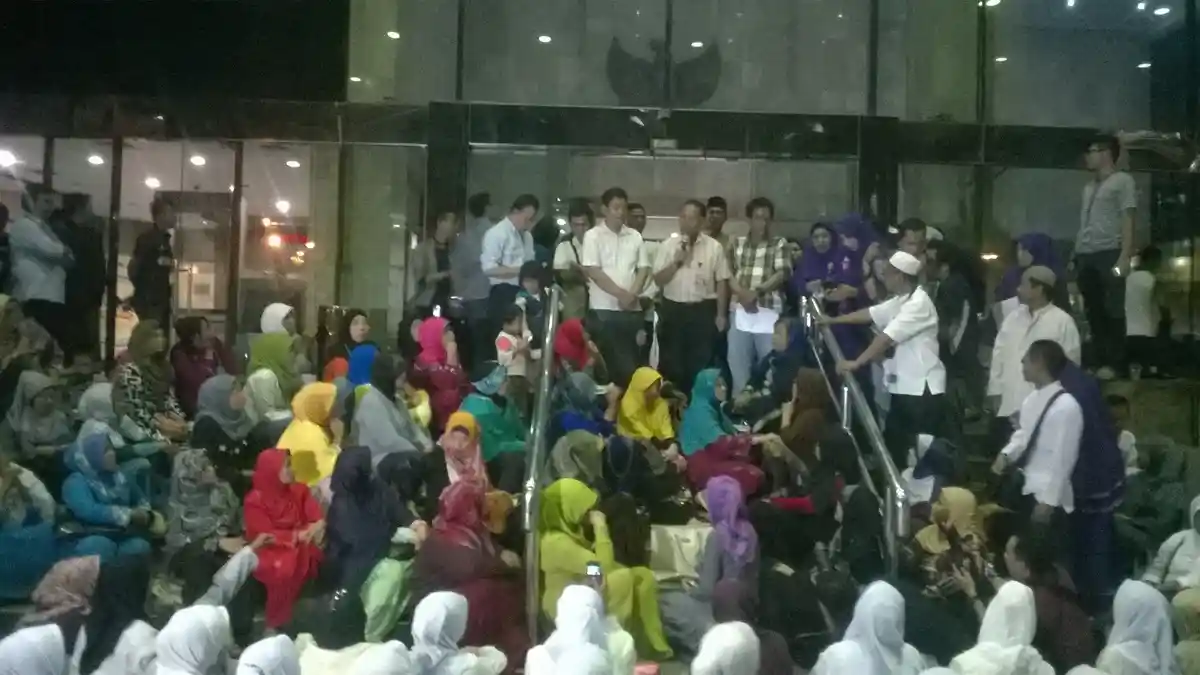 Bambang Widjojanto: Jutaan Malaikat Bersama Kita di Sini