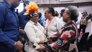 Wamendagri-Ribka-Haluk-Hadiri-Konferensi-Strategis-Papua.jpg