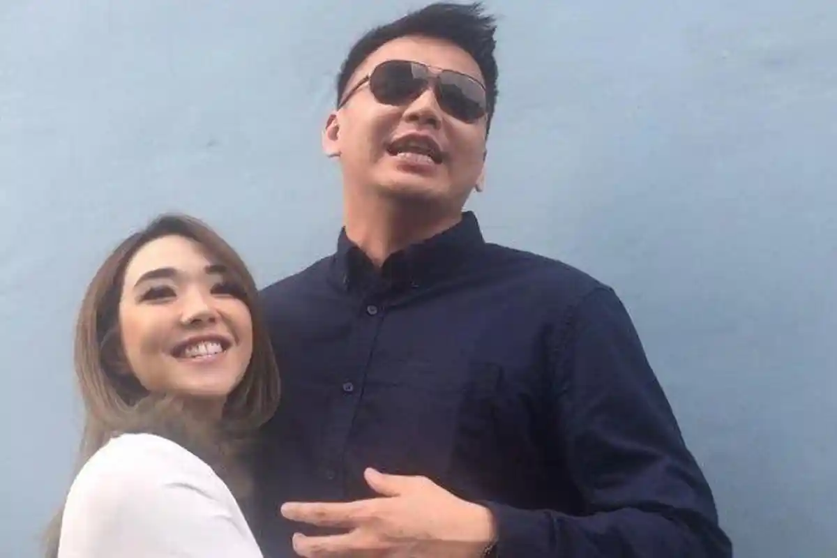 Polisi Tetapkan Gisel Tersangka, Pacar Wijin Ternyata Sedang Asik Liburan