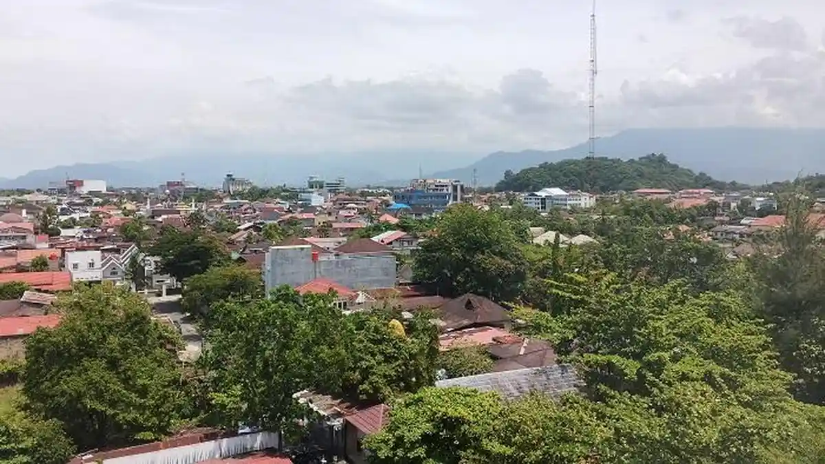 Prakiraan Cuaca Padang Hari Ini Kamis 12 Maret 2026: Pagi Cerah Berawan, Malam Hujan Ringan