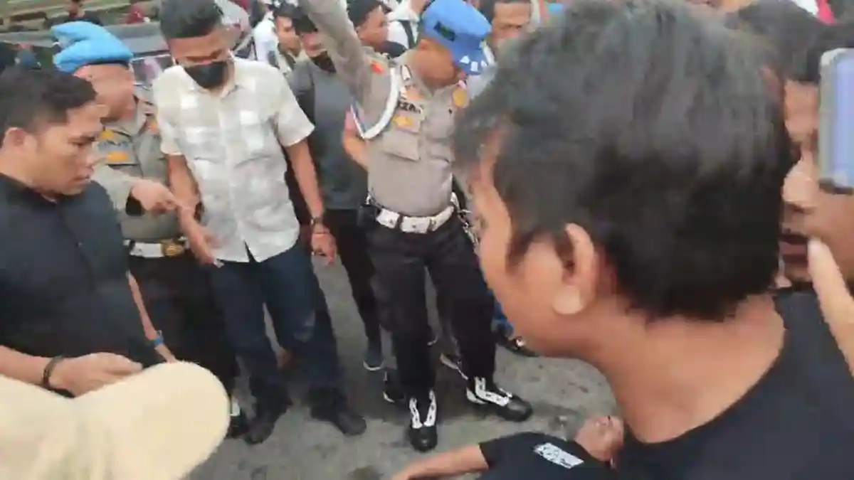 Polisi Gorontalo Pingsan dan Kejang-Kejang di Tengah Aksi Tolak Kenaikan Harga BBM