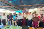 Foto-bersama-masyarakat-Kampung-Pau-dan-perwakilan-PLN-UP3-Flores-Bagian-Barat.jpg