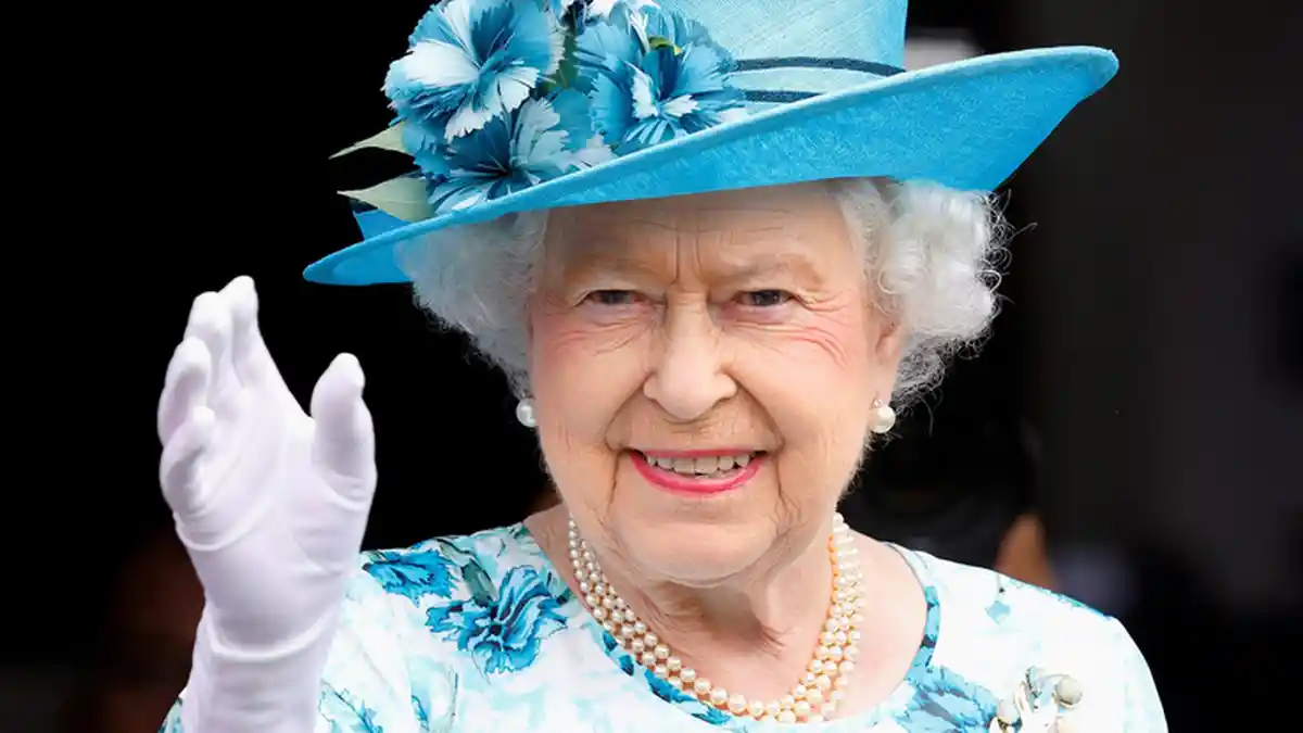 Cara Ratu Elizabeth II Makan Pisang Bikin Ribet, Begini Alasannya 