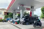 Antrean-kendaraan-isi-BBM-di-SPBU-17062026.jpg