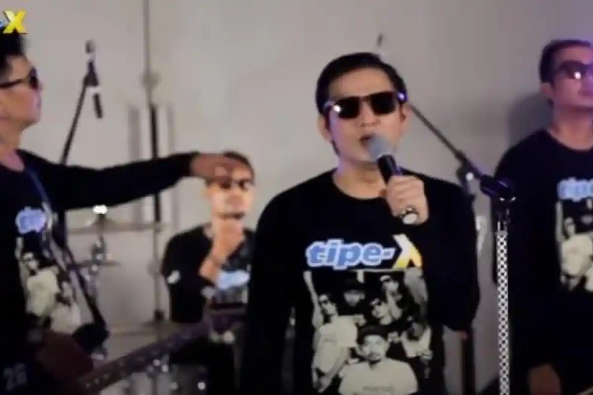 Chord Gitar dan Lirik Lagu Song From Distance - Tipe-X: Coz the Politic Is So Real, Now I'm in Jail