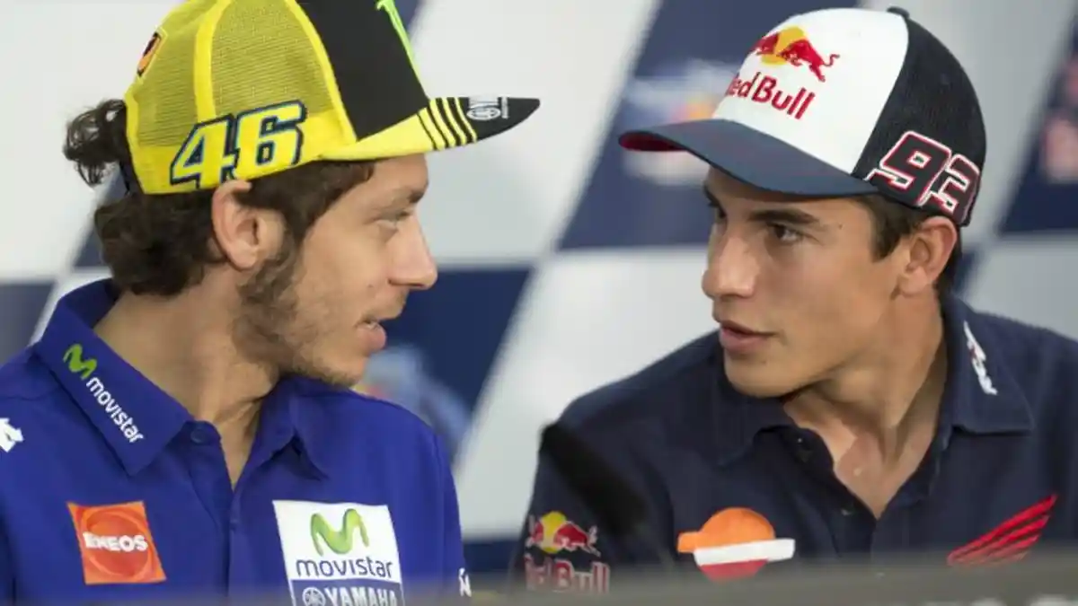 Di Masa Jaya, Siapa yang Lebih Jago Antara Valentino Rossi dan Marc Marquez?