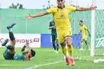 Alex-cetak-gol-kedua.jpg