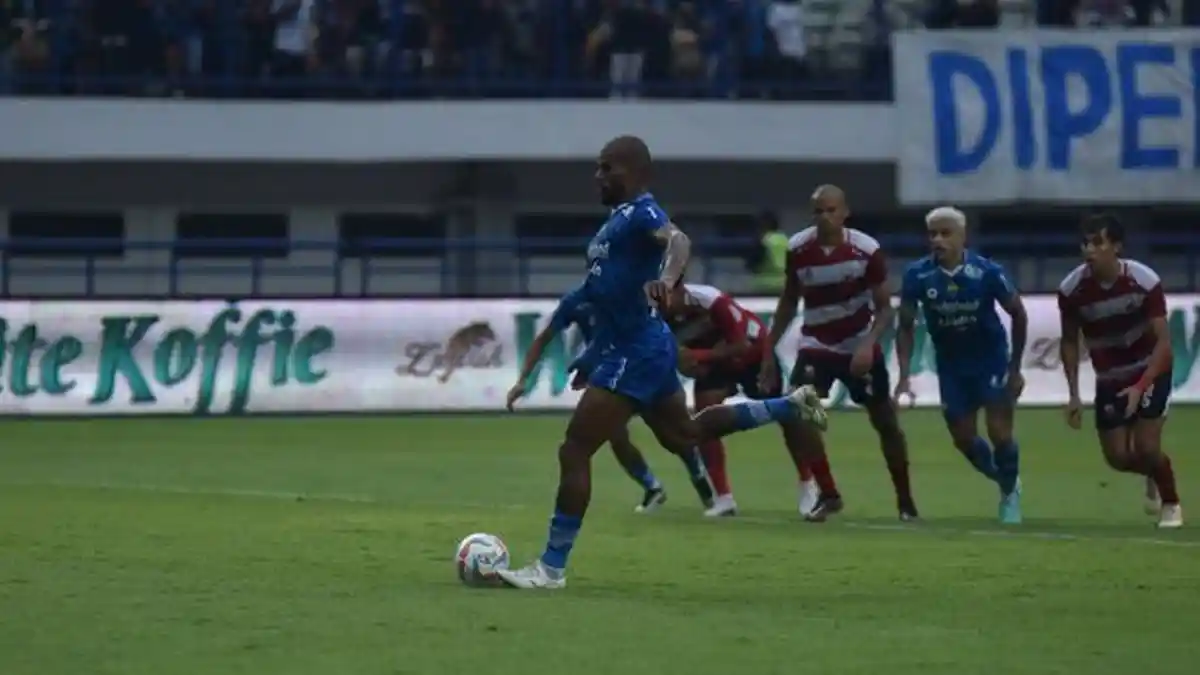 Persib Bandung Hampir Kalah di Hadapan Bobotoh, Pemain Ini Selamatkan Muka Luis Milla