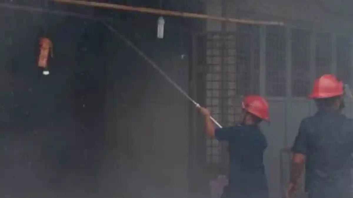 KEBAKARAN di Marelan, 2 Tempat Usaha dan 1 Unit Rumah Dilalap Api