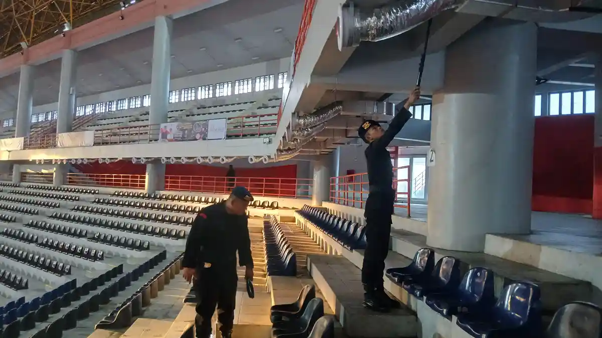 Mata Elang di Gedung Serbaguna, Gegana Sat Brimob Polda Sumut Sterilkan Arena Silat Internasional
