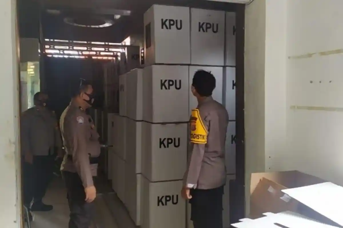 Gudang Logistik Pemilu di Kapuas Dijaga Ketat Aparat Kepolisian