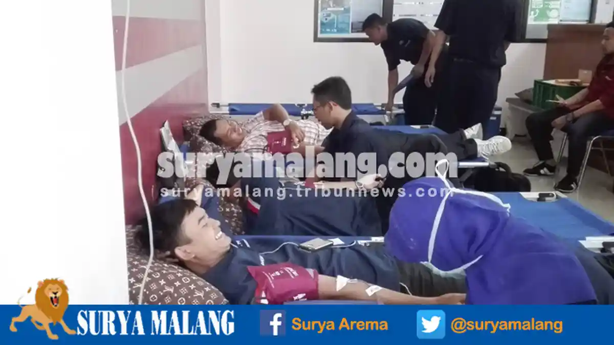 FIA Universitas Brawijaya Malang Gelar Donor Darah dan Sunatan Massal