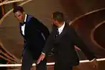 Tak Terima Istrinya Menjadi Bahan Lelucon, Will Smith Menampar Chris Rock di Panggung Oscar