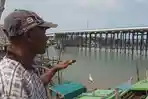 0708_nelayan-dompak_jembatan-keropos.jpg