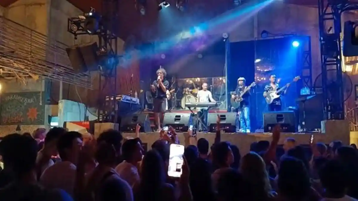Kaka Slank Tampil Hadiri HUT ke-21 Paradise Mabar di Labuan Bajo