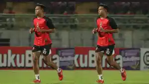 Bek-Madura-United-Koko-Ari-Araya-saat-menjalani.jpg