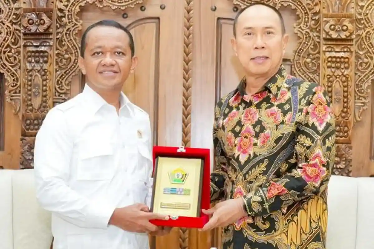 Momen Gubernur Sultra Berkali-kali Bertemu Menteri Bahlil Lahadalia Demi PAD Tambang, Listrik Desa