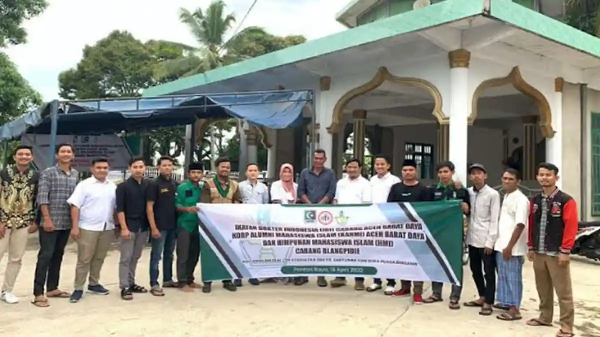 HMI Cabang Blangpidie Selenggarakan Stundent Work Camp dan Sunatan Massal