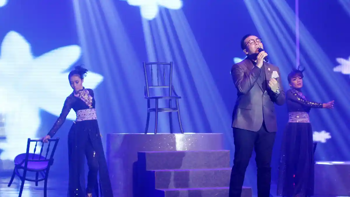 Sammy Simorangkir Pada Konser Harmoni Cinta HUT RTV Ke-2
