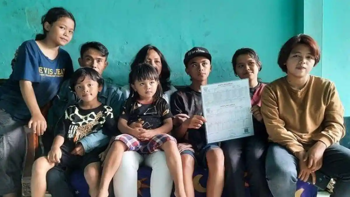 Kisah Pasutri di Malang Dikaruniai 16 Anak, Menikah Saat Usia 12 dan 11 Tahun
