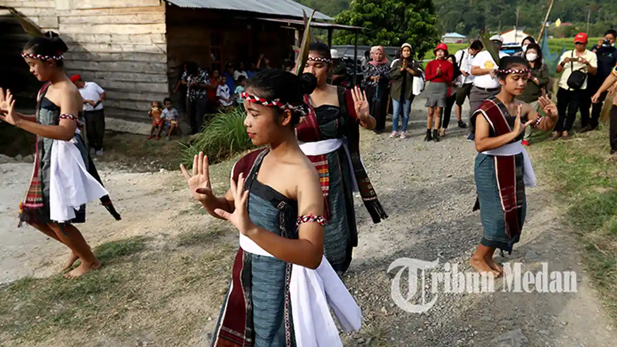 Berita Foto: Pesona Keindahan Alam Desa Meat, juga Menyimpan Warisan Budaya yang Masih Dilestarikan - 09062022_PESONA_DESA_MEAT_DANIL_SIREGAR_1jpg.jpg