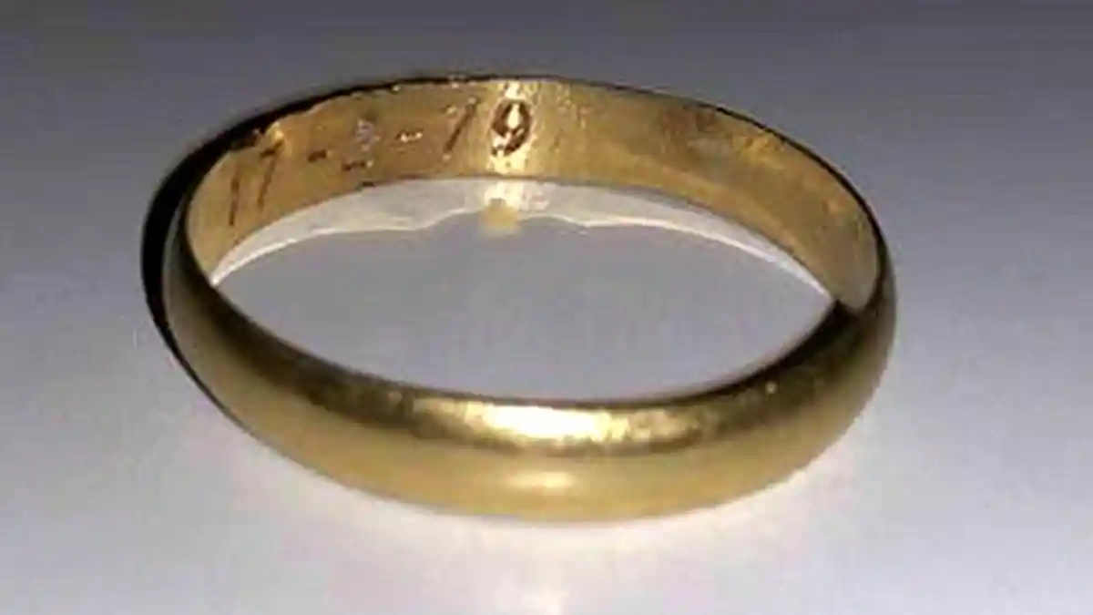 Hilang 37 Tahun, Cincin Kawin Pasangan Ini Ditemukan di Dasar Laut