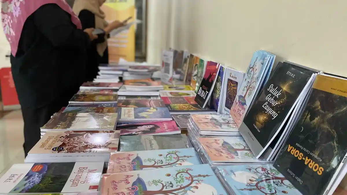 Enam Dekade Paguyuban Panglawungan Sastra Sunda: Targetkan Buku Digital untuk Generasi Muda - Tribunjabar.id