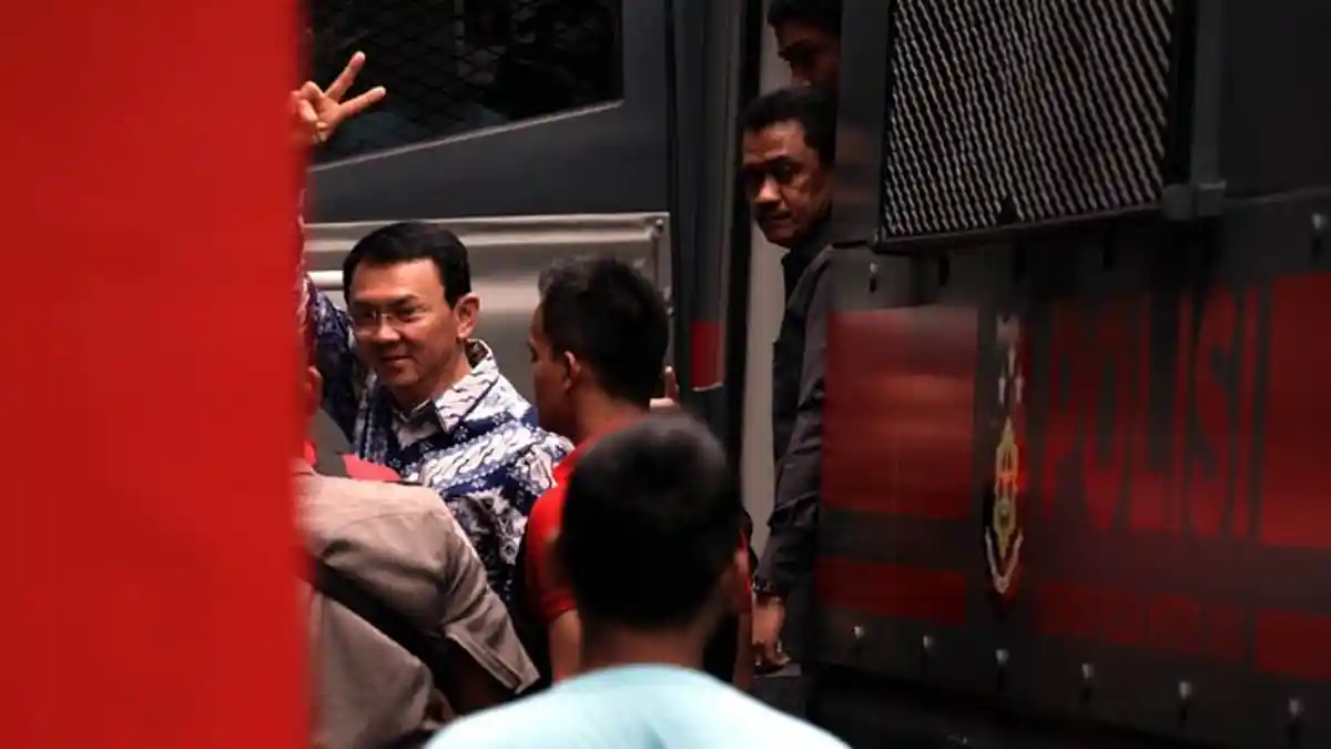 Rayakan Natal di Mako Brimob, Keluarga Bawakan Makanan Kesukaan Ahok