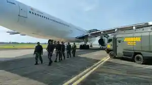 TNI-Gerak-Cepat-Tangani-Ancaman-Bom-di-Pesawat-Pembawa-Jemaah-Haji.jpg