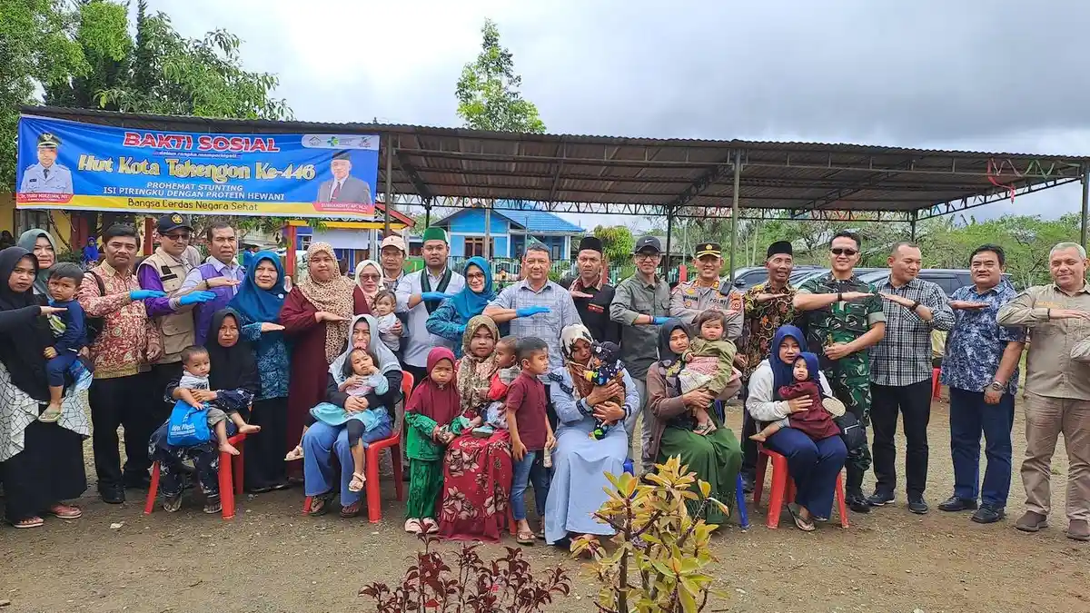 Pemkab Aceh Tengah Bersama HMI Adakan Pengobatan Gratis dan Bagi Sembako