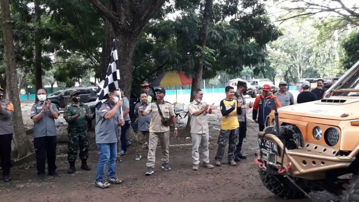 Hari Jadi ke-56 Tapin, Ketua DPRD Lepas 111 Unit Offroad se-Kalimantan