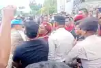 Aktivis-PMKRI-Ende-saling-dorong-dan-nyaris-bentrok.jpg