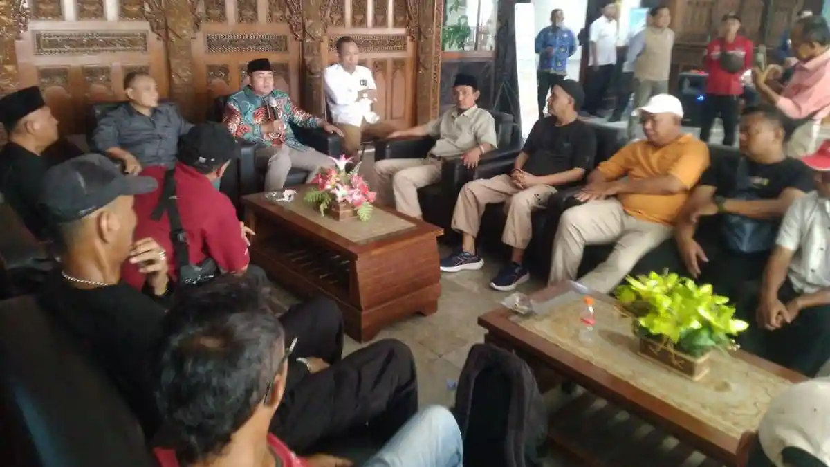 Tak Terima Hanya Dapat Anggaran Rp1 Miliar, Pengurus KONI Kudus Geruduk Kantor DPRD