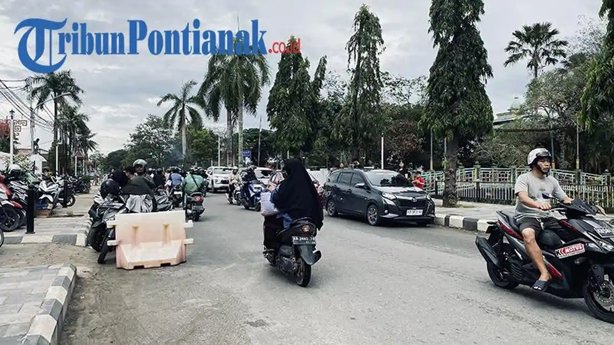 Dishub Singkawang Tegaskan Bahu Jalan di Kawasan Merdeka Bukan Lahan Parkir
