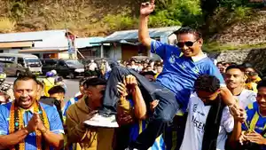 Indra-Mere-pemilik-Nirwana-04-Nagekeo-saat-tiba-di-Bajawa.jpg