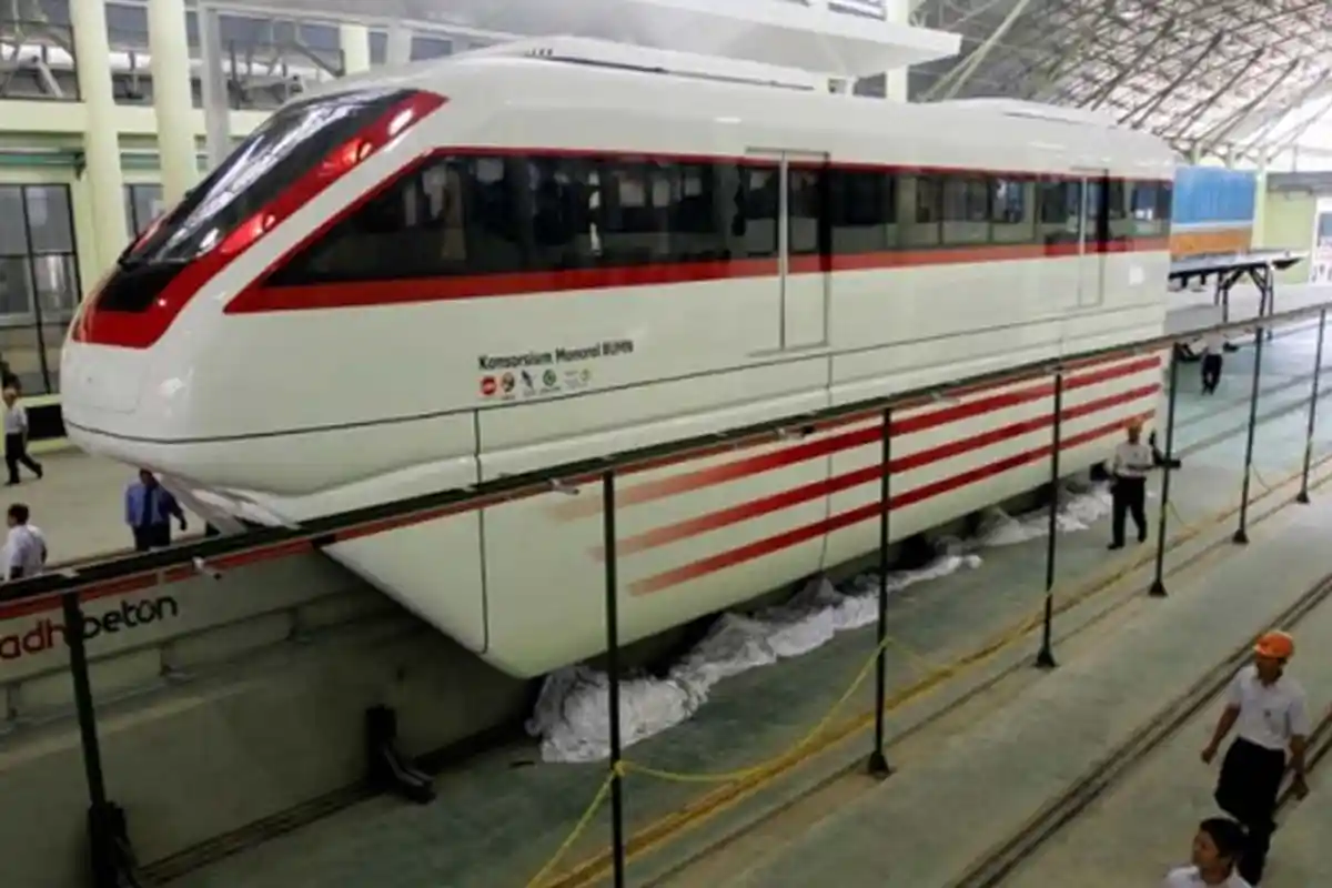 Jokowi: Jangan Paksakan Proyek Monorel