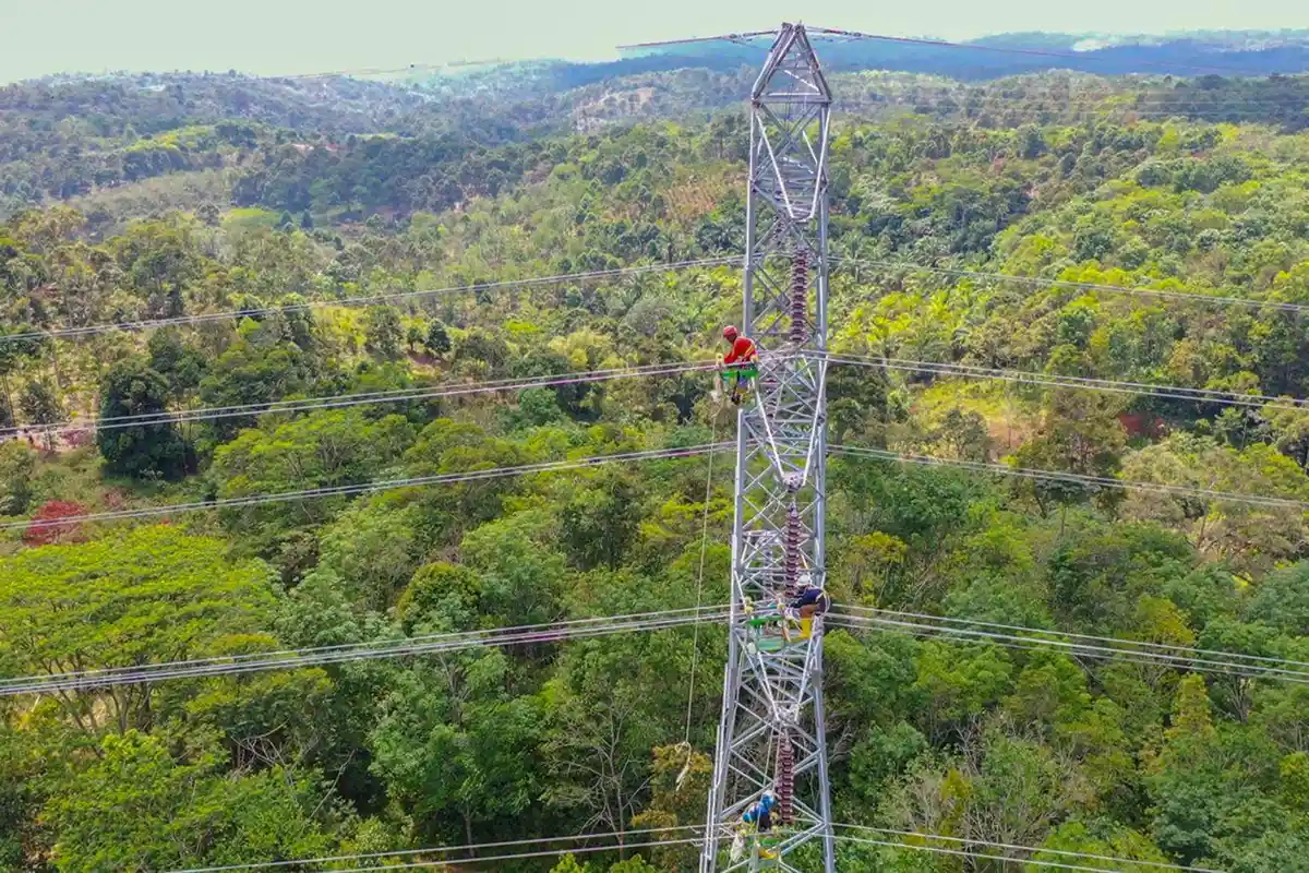 Rampungkan Pembangunan SUTT 150 kV Lubuk Linggau-Tebing Tinggi,PLN Perkuat Sistem Kelistrikan Sumsel