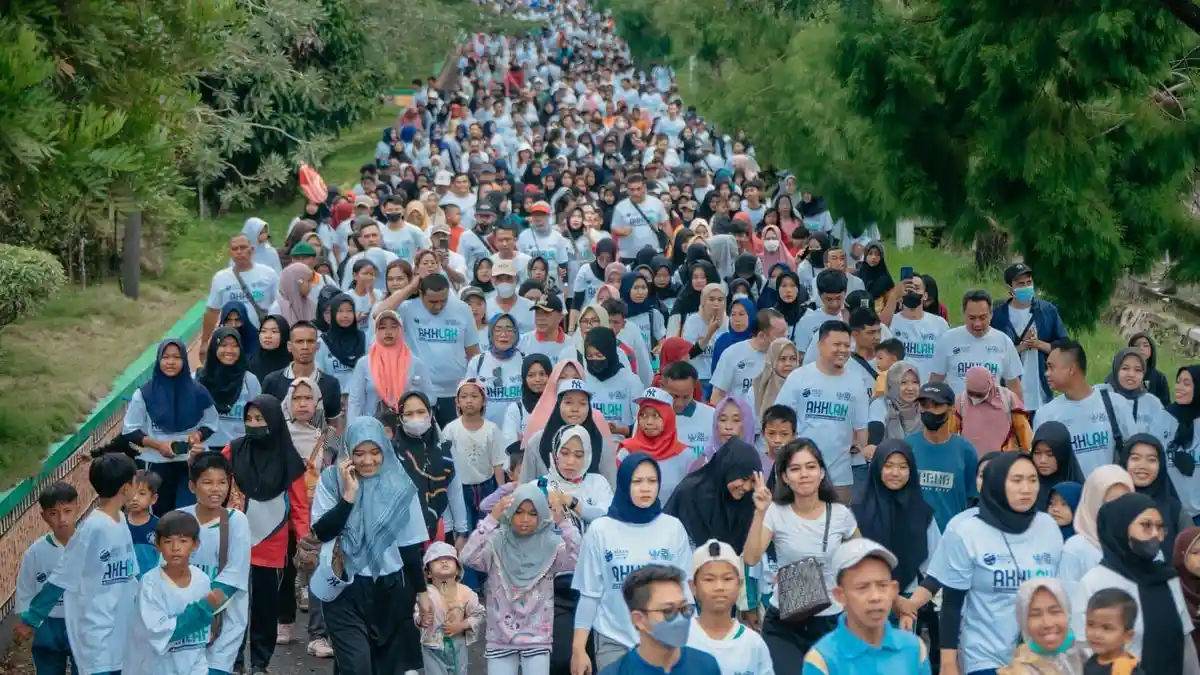 Peringati HUT ke-25 BUMN, PLN Sukses Gelar Jalan Sehat dan Bazaar UMK di Lampung